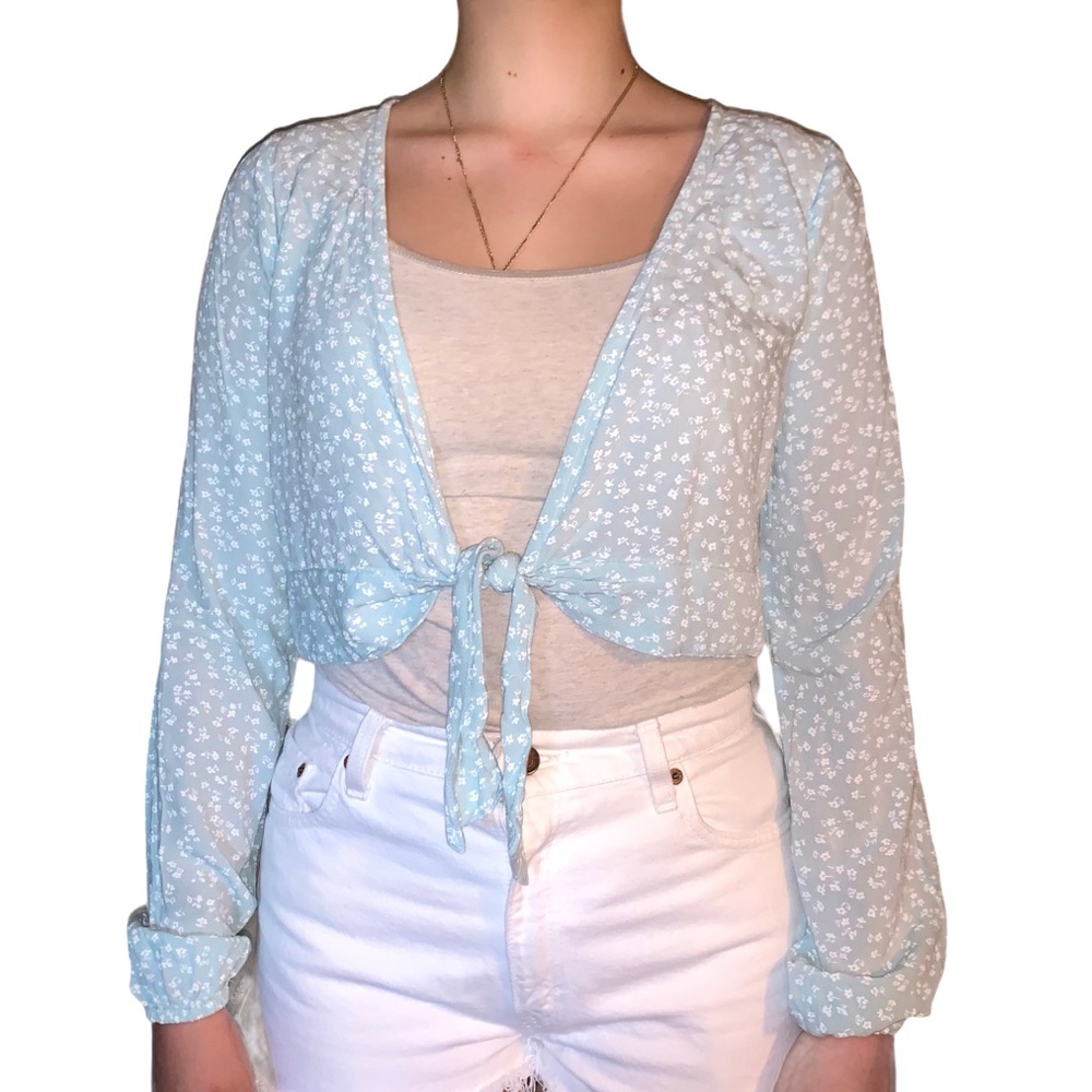 Hollister Floral Tie Front Long Sleeve Crop Top